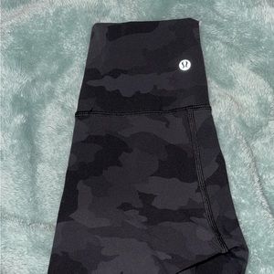 Lululemon Wunder Under 28’ black camo